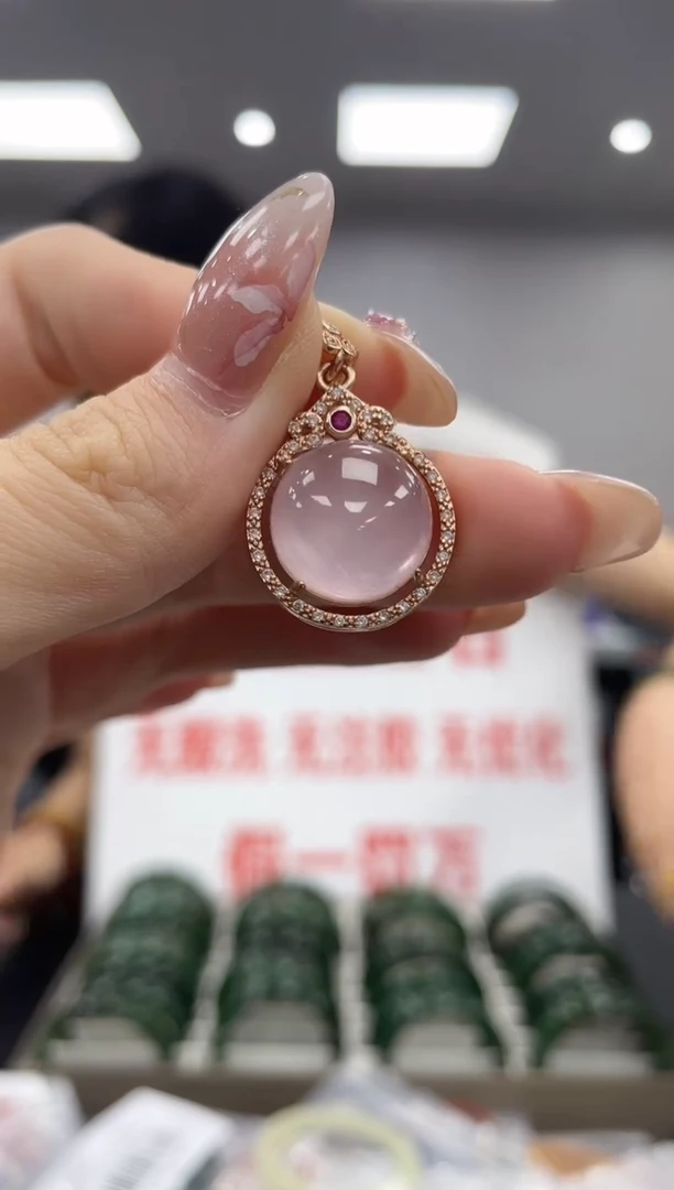 未镶嵌颈饰水晶向**生多样性发其一z