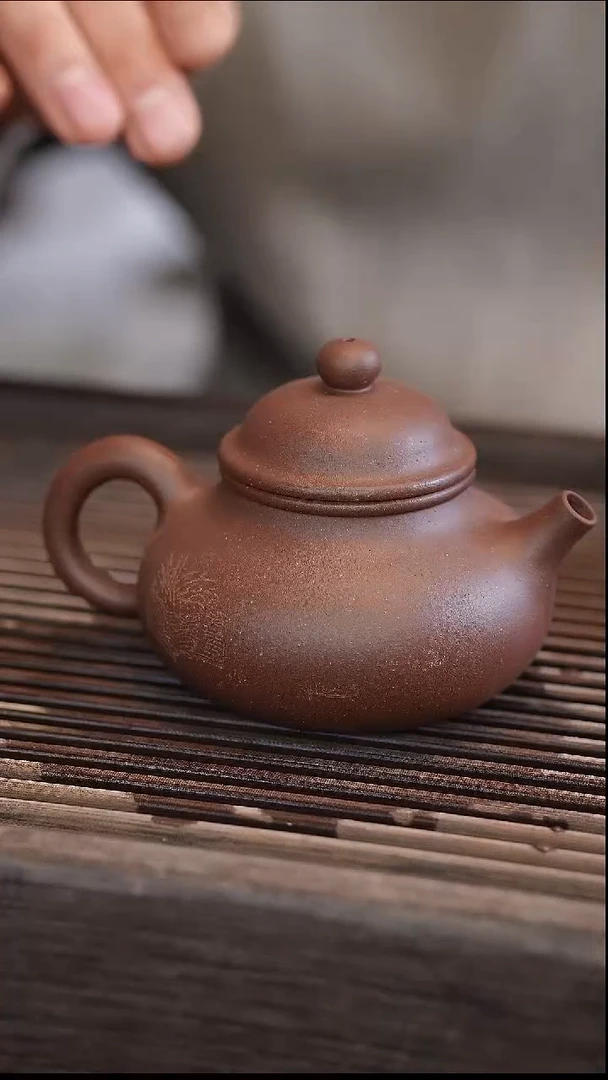 茶壶紫砂容天 雕刻 半手工 200cc