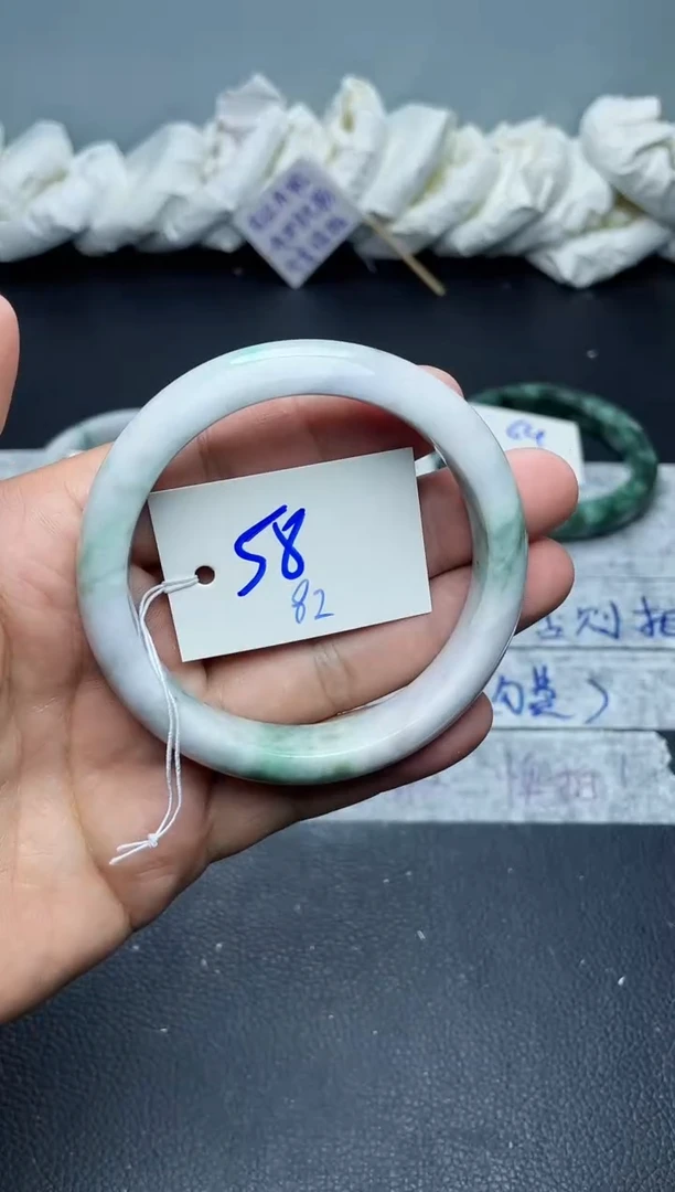 未镶嵌手镯翡翠82