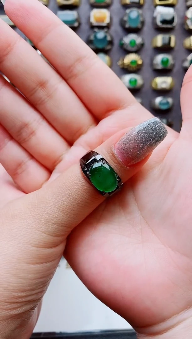 未镶嵌戒指翡翠阿*天然翡翠戒指