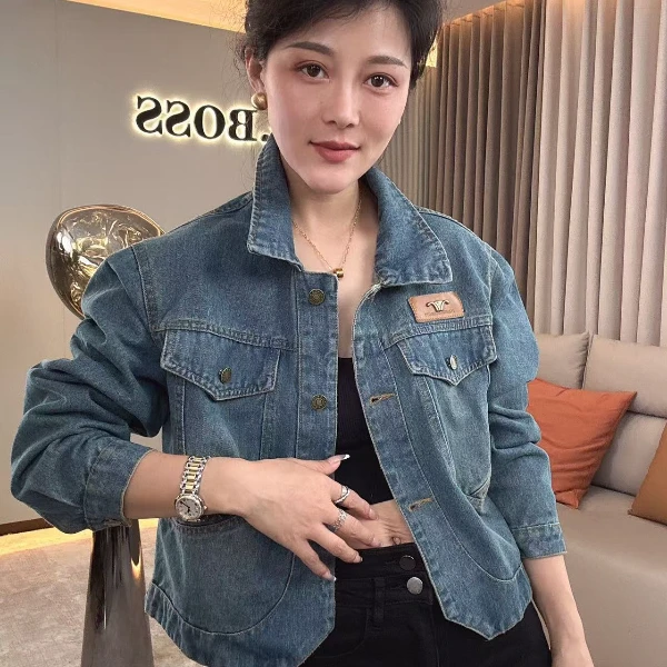 【耿老板6060#C】欧版凯旋MEN皮标牛仔设计师款精致短女外套穿搭