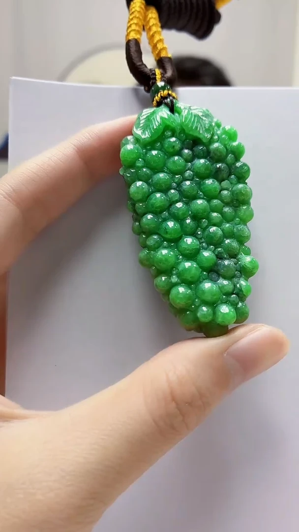 未镶嵌定制翡翠5060zm-毛货挂件26葡萄