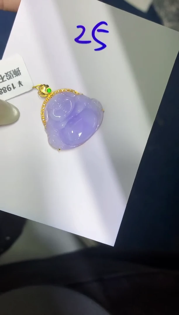 翡翠18K金镶嵌颈饰缅甸天然翡翠A货