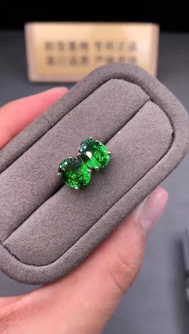 银S925镶嵌耳饰绿色碧玺2222