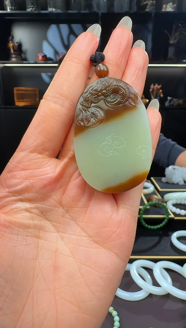 颈饰未镶嵌和田玉圆***客糖白龙挂件