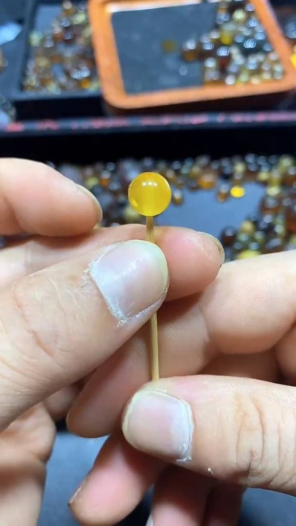 绿珀颈饰未镶嵌天然缅甸琥珀单珠