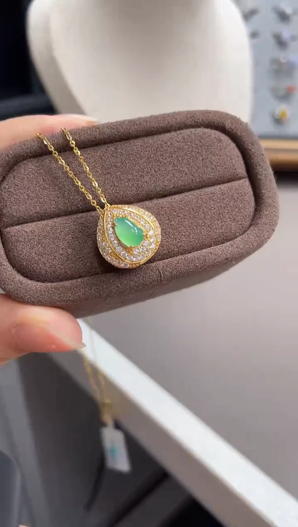 颈饰银S925镶嵌翡翠99999