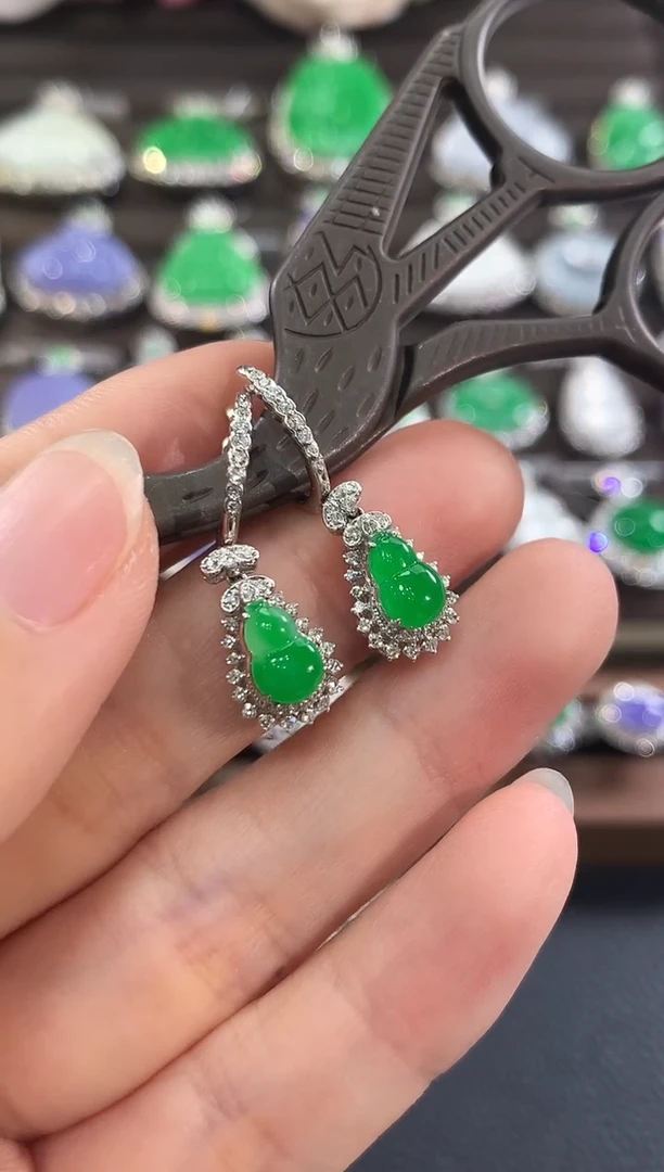 18K金镶嵌翡翠耳饰e11