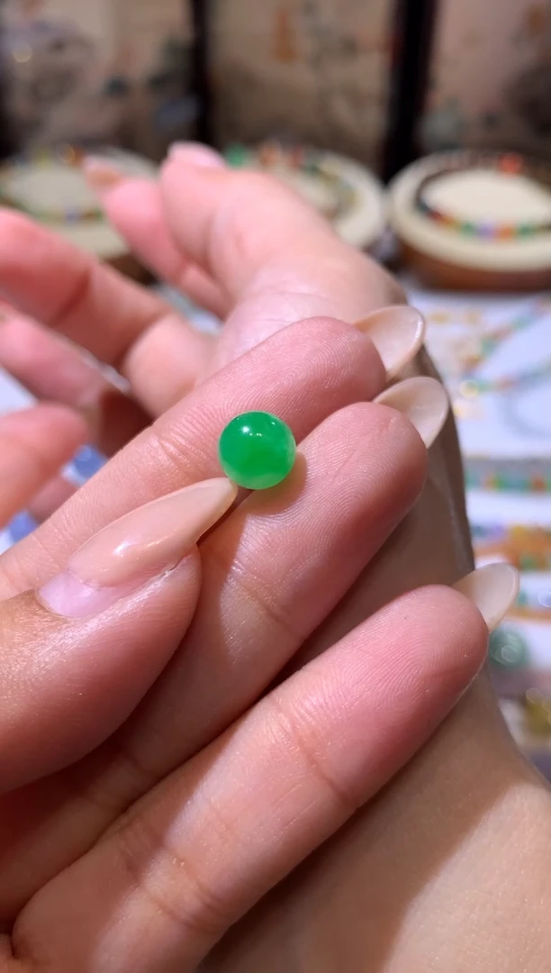 未镶嵌定制翡翠7.7卡珠子