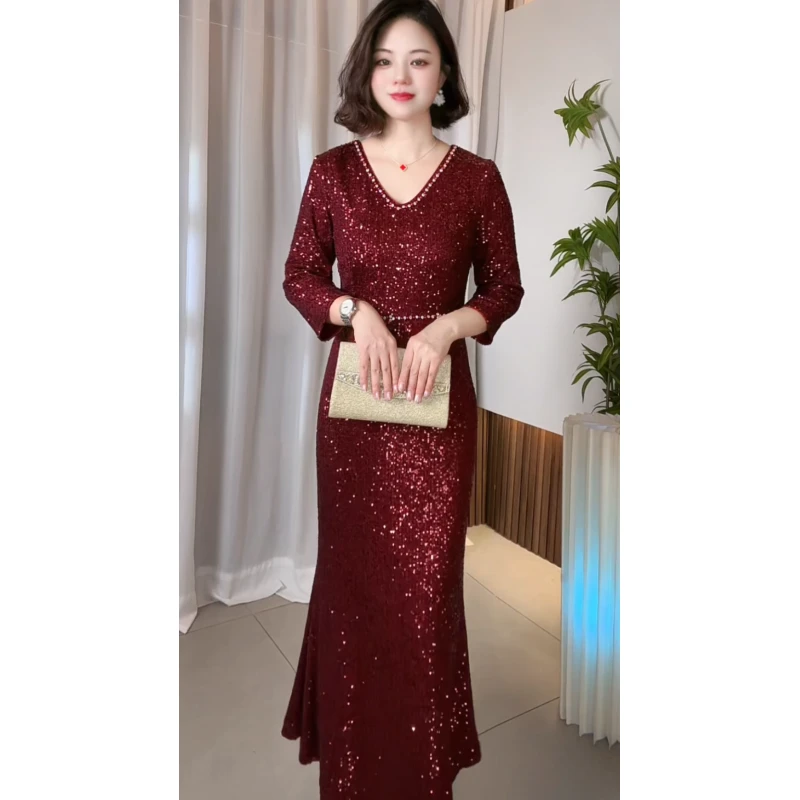 年轻轻奢喜妈妈婆婆婚宴敬酒服年会礼服亮片镶钻V领鱼尾裙连衣裙