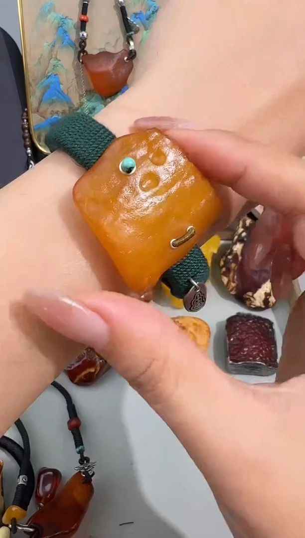 未镶嵌琥珀裸石琥珀