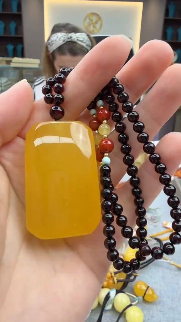 琥珀颈饰未镶嵌504秒拍号 假一罚三