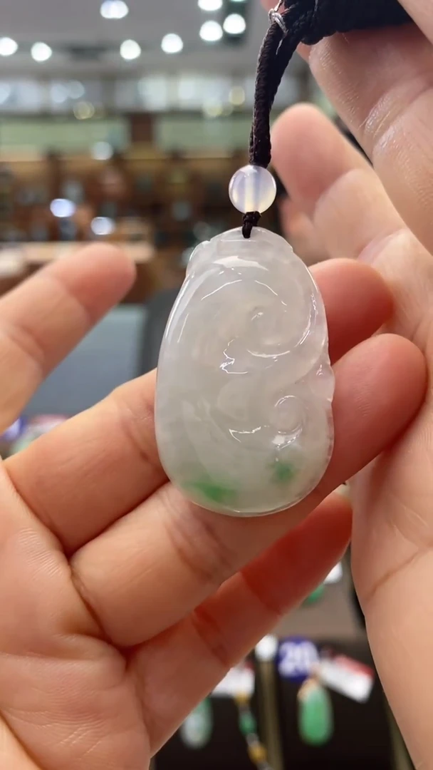 【闪购商品】翡翠颈饰未镶嵌如意