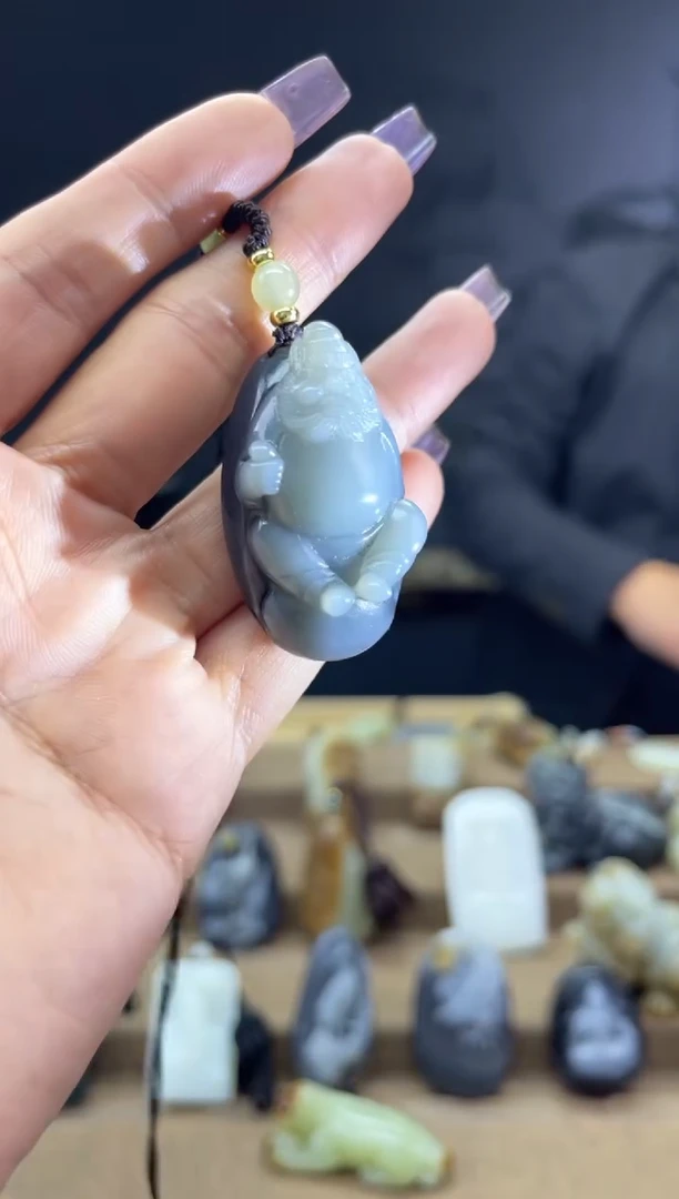 颈饰未镶嵌和田玉1