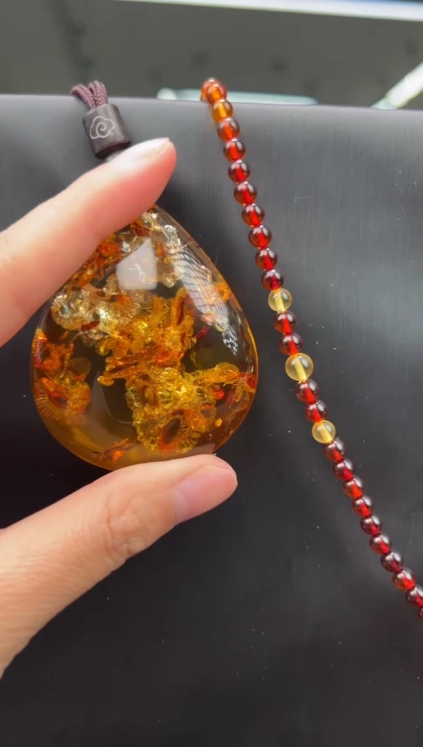 未镶嵌颈饰琥珀吊坠