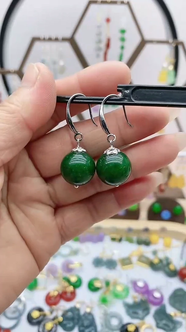 银S925镶嵌石英质玉（天山翠）耳饰2