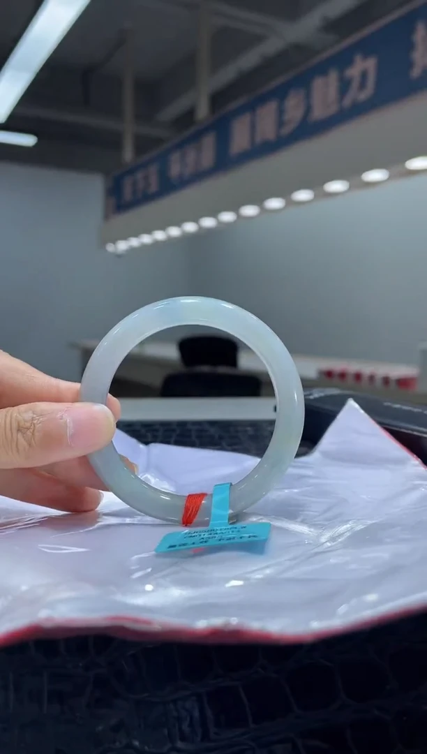 未镶嵌手镯翡翠  7