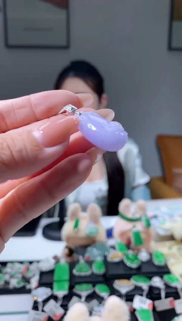 吊坠(不含链)18K金镶嵌翡翠福瓜