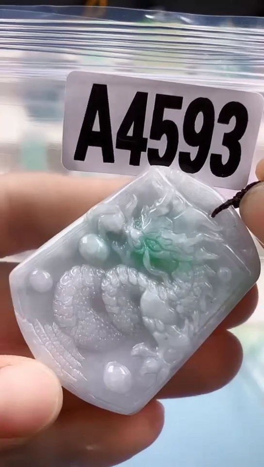 翡翠未镶嵌颈饰天然翡翠吊坠挂件