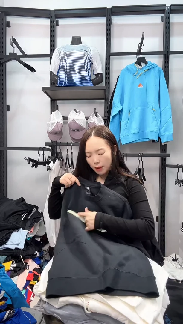 2494  编码  耐克卫衣服饰过款为准 尺码S