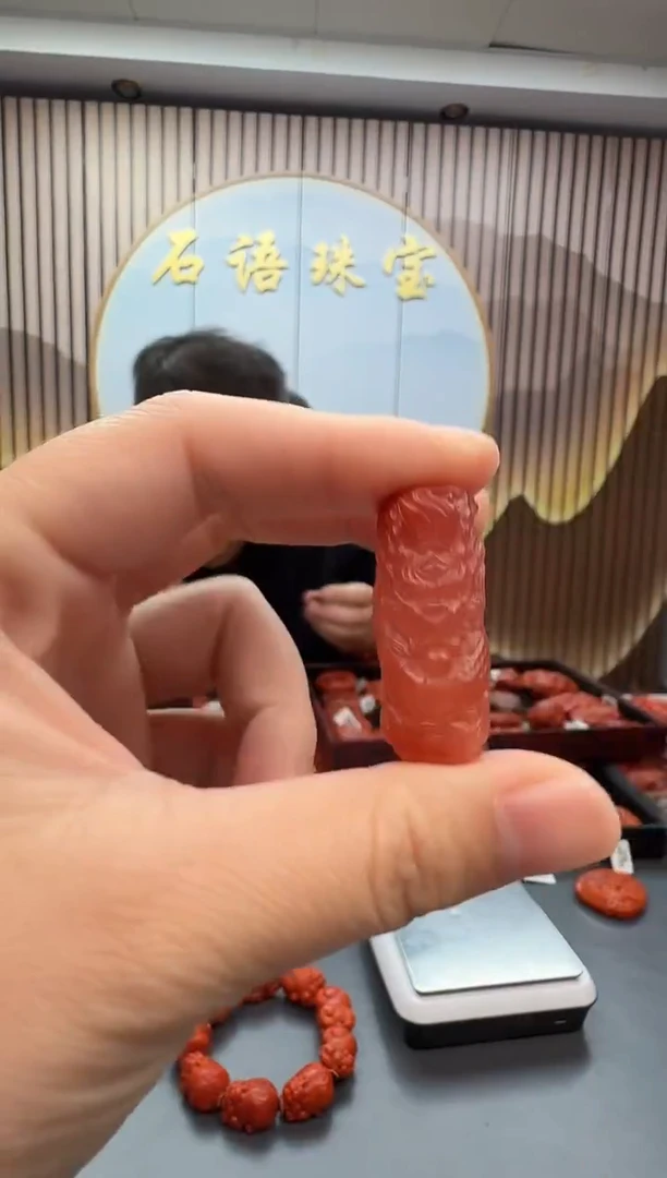 未镶嵌雕刻南红玛瑙116ZB1127产品一个