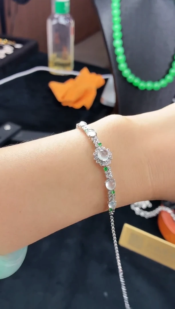 18K金镶嵌手链翡翠46号链接（多样性发其一）