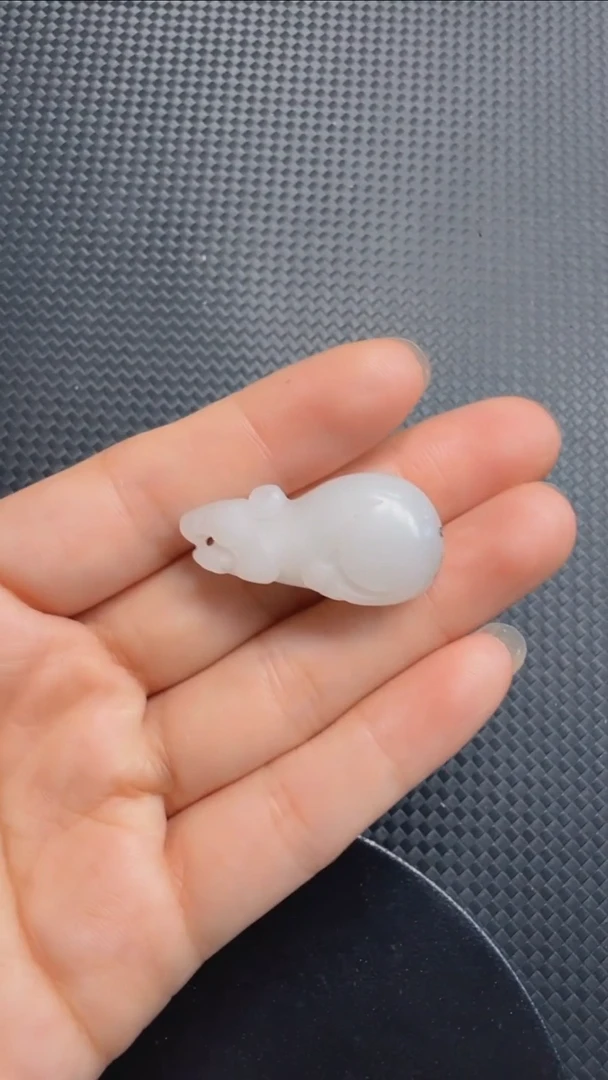 和田玉未镶嵌吊坠(不含链)426鼠