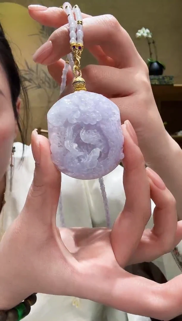 颈饰未镶嵌翡翠吊坠