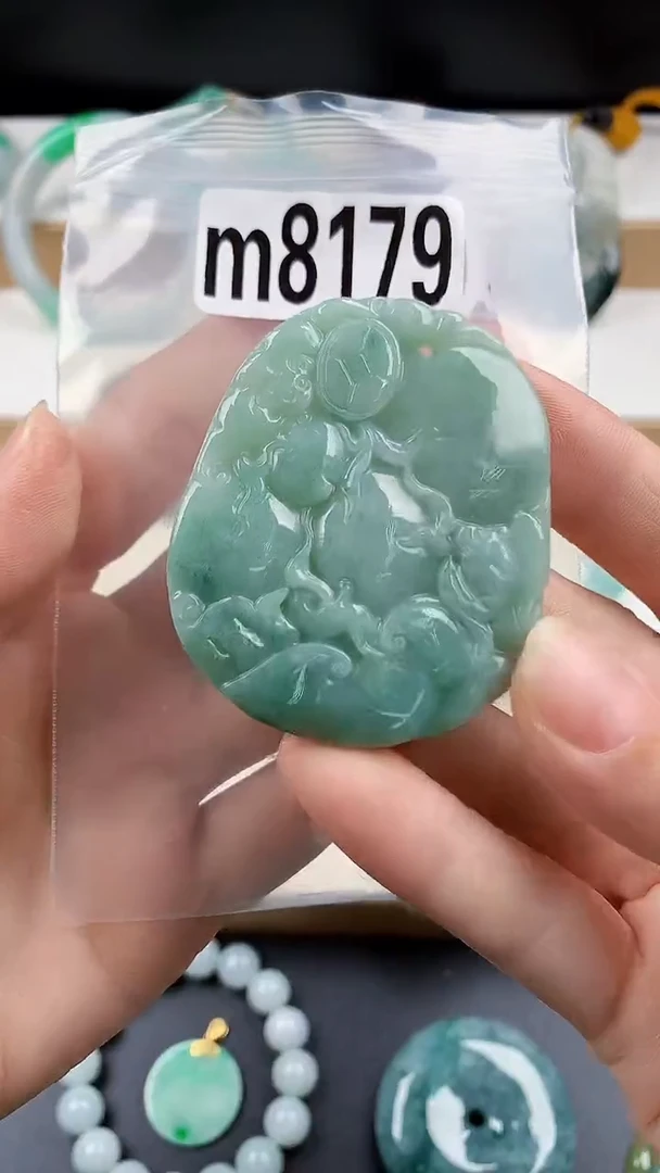 颈饰未镶嵌翡翠天然翡翠吊坠挂件