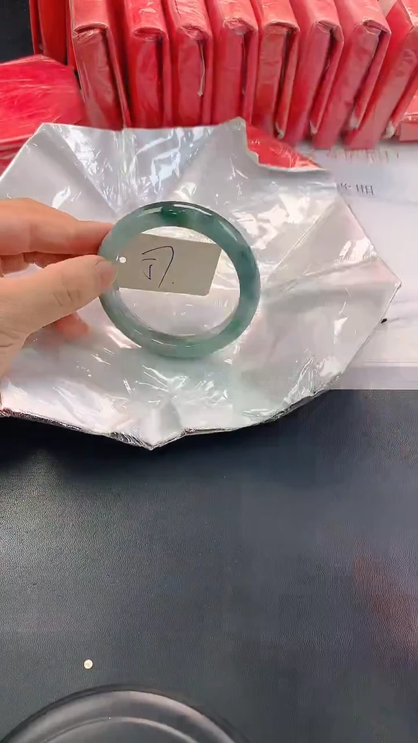 未镶嵌手镯翡翠64
