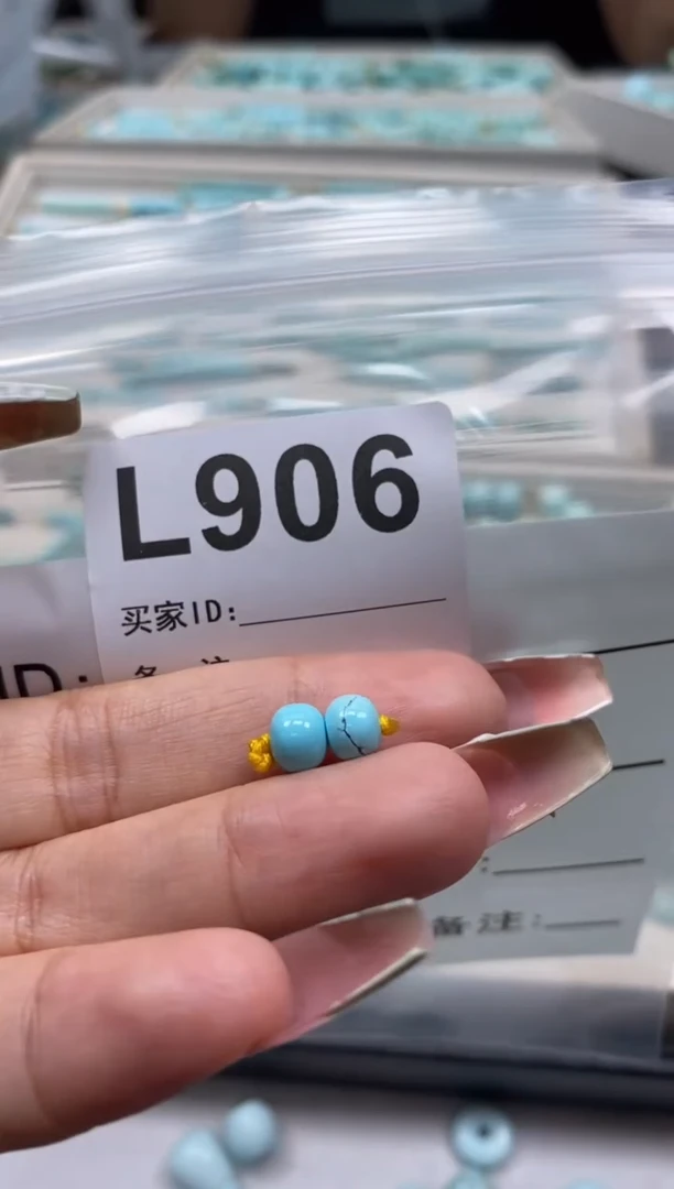 未镶嵌绿松石珠宝奇石.