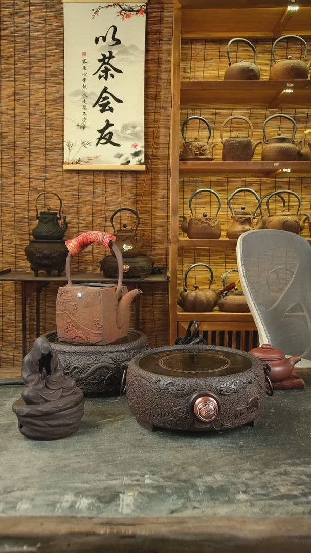 大***褂吉春堂铁壶