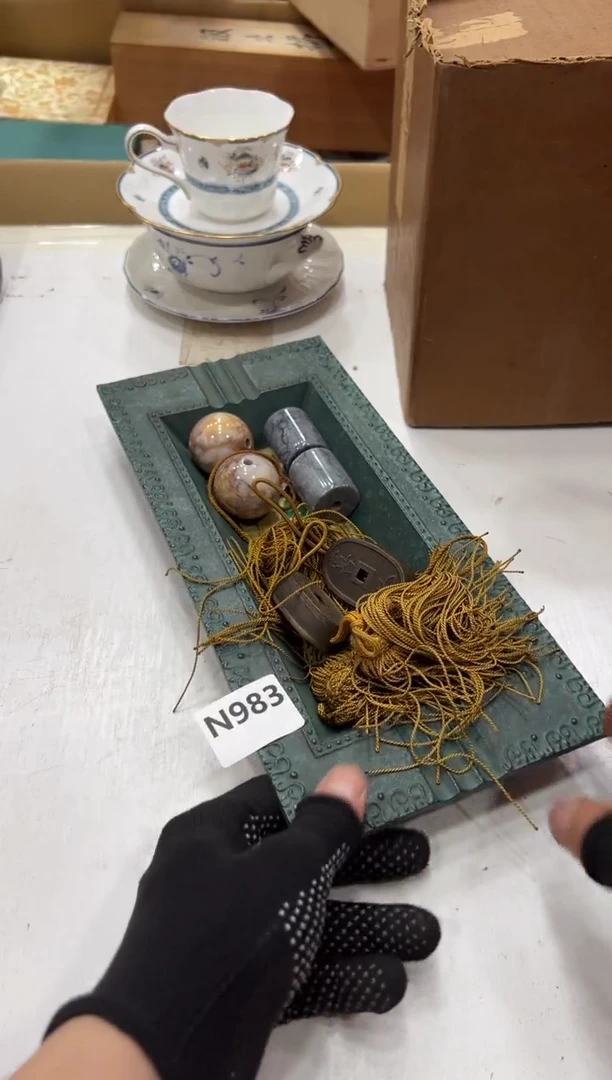 瓷片?*咚983中古商品，谨慎参拍