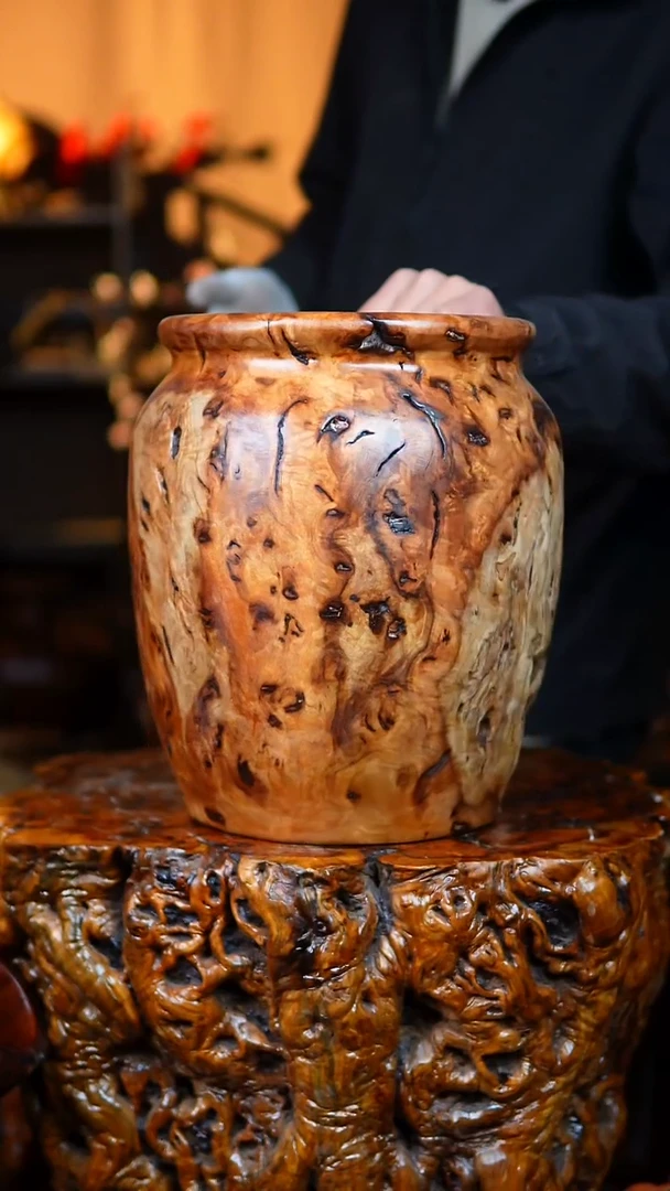 枣木百年雷击枣木画缸（高30，直径28）