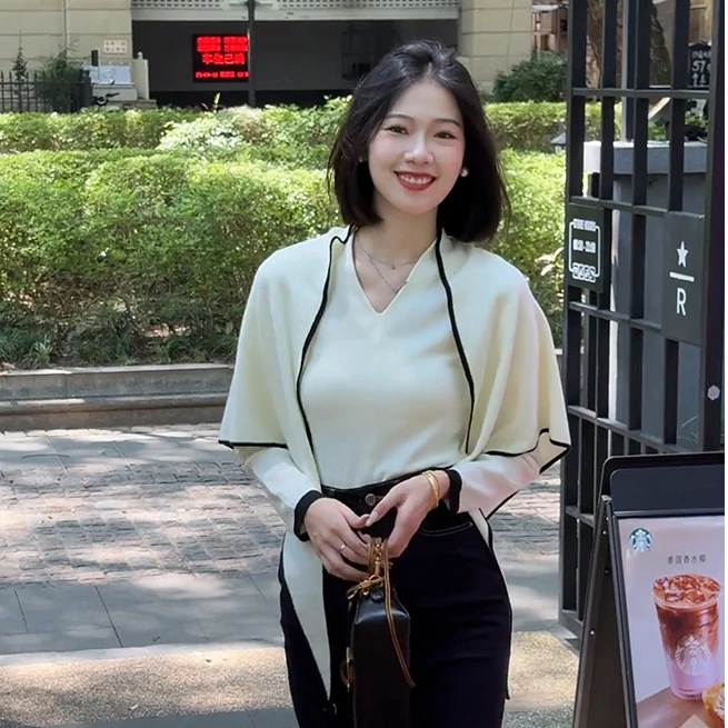 韩系气质真两件套装女秋季显瘦长袖针织衫上衣三角披肩设计感上衣