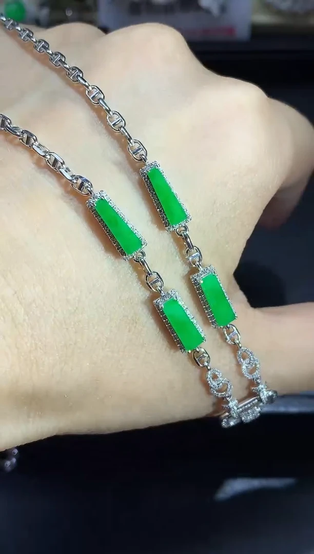 颈饰18K金镶嵌翡翠719-中国好珍宝