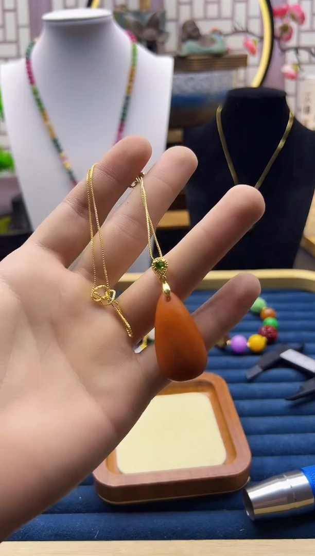 【闪购商品】蜜蜡颈饰14K金镶嵌D100