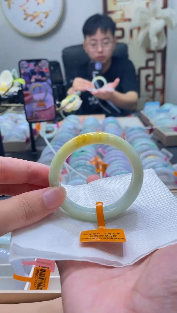 未镶嵌手镯翡翠132-54
