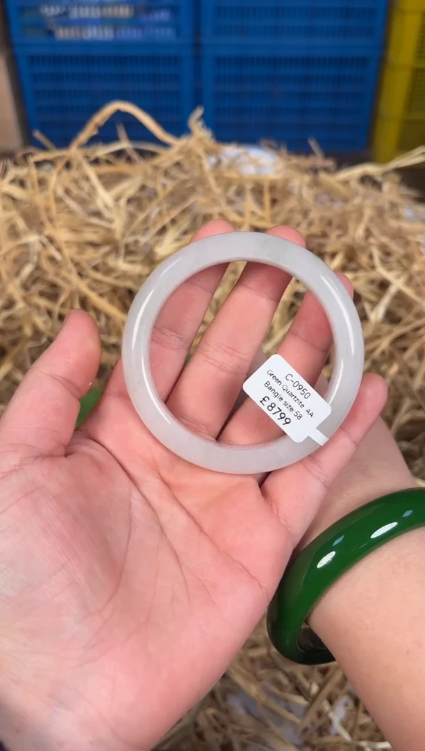 未镶嵌手镯石英质玉C0950