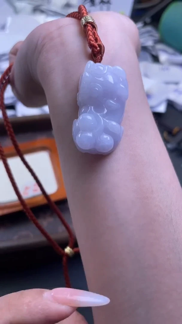 颈饰未镶嵌翡翠p****y貔貅一件