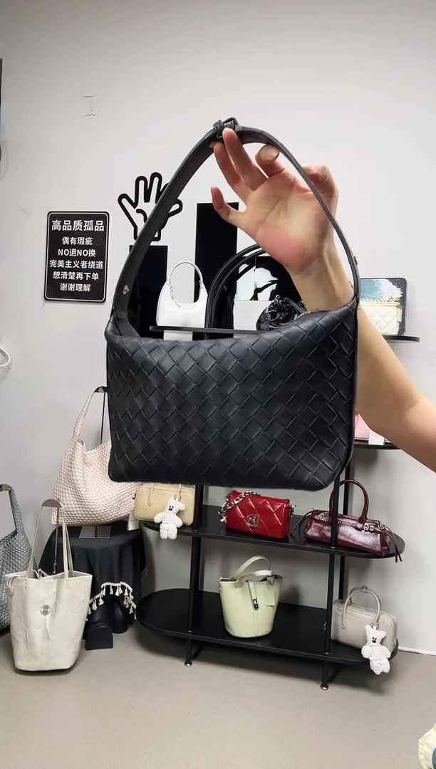 小牛皮（革）瑕疵福利款不退不换，编号：009