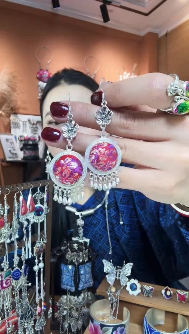 【闪购商品】刺绣纯手工民族风耳环