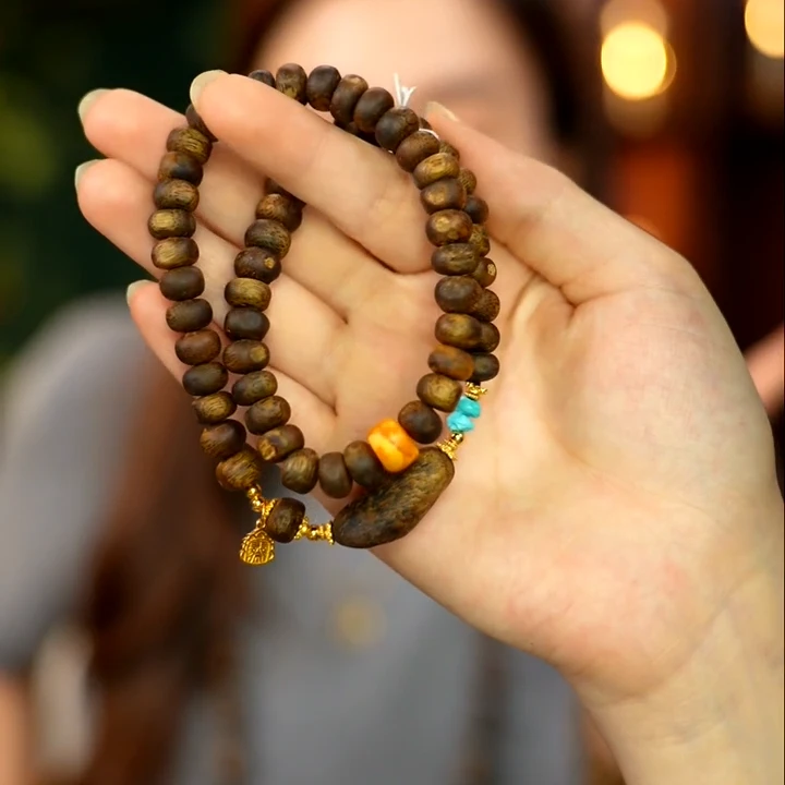 沉香【青霞沉香】DIY老白棋虫漏随型+一颗包壳双圈 多样性发一条