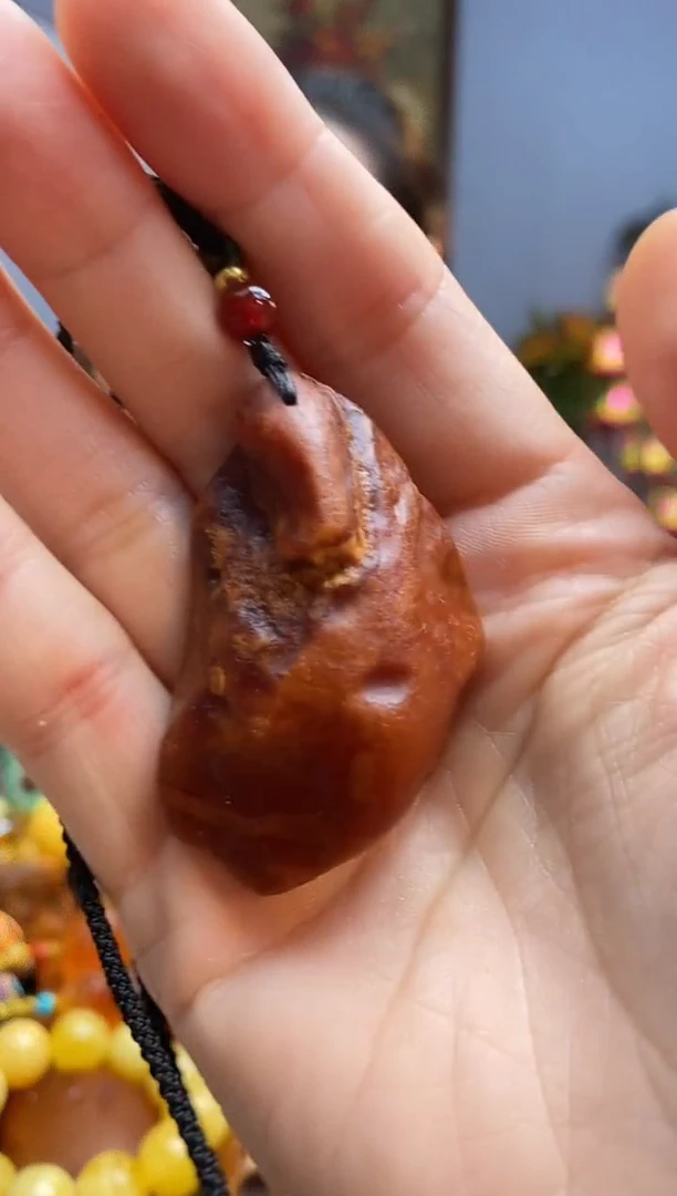 琥珀颈饰未镶嵌吊坠