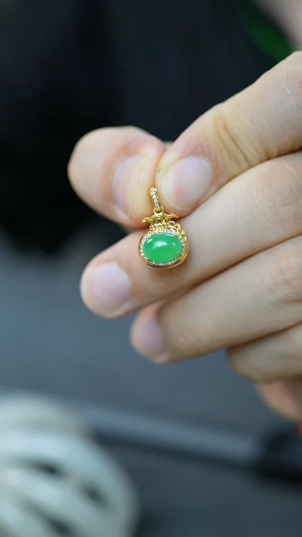 颈饰18K金镶嵌翡翠10号-福袋/GG/9