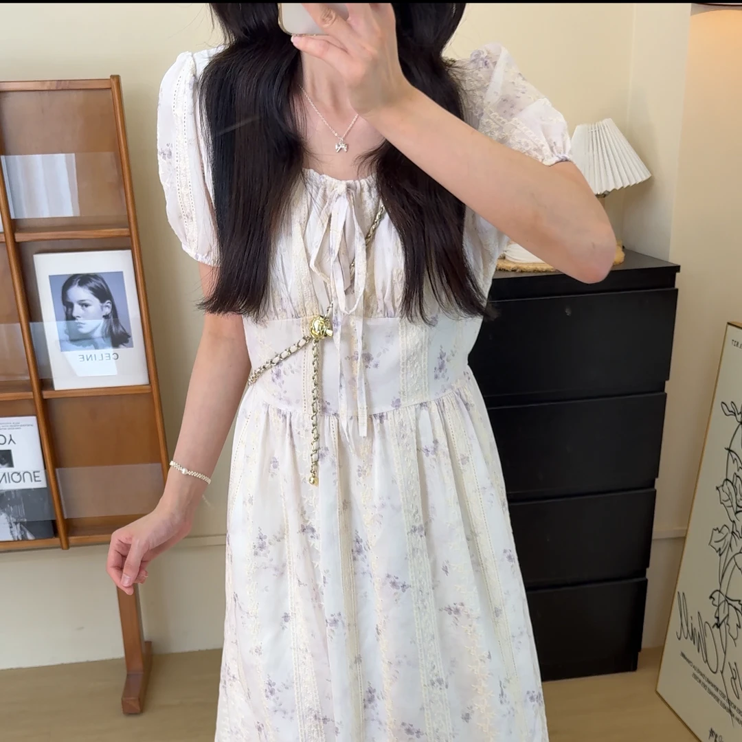 甜美碎花初恋轻轻紫衿少女夏季法式显瘦泡泡袖连衣裙