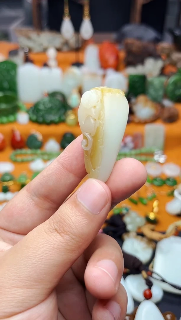 【闪购商品】和田玉颈饰未镶嵌吊坠01