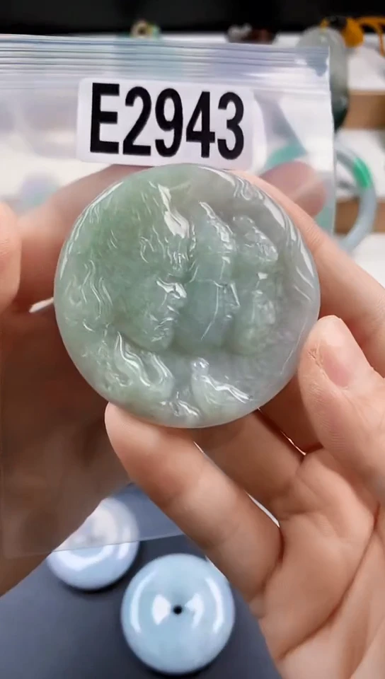 颈饰未镶嵌翡翠天然翡翠吊坠挂饰