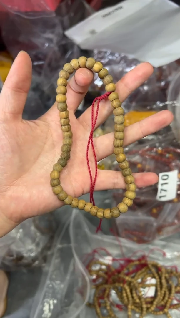 维腊木（绿檀）无事牌绿檀木猪大肠手链手持