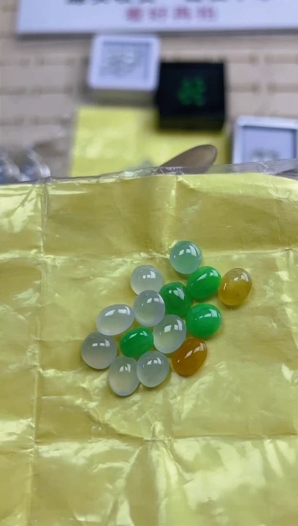 定制翡翠未镶嵌天然翡翠蛋面97